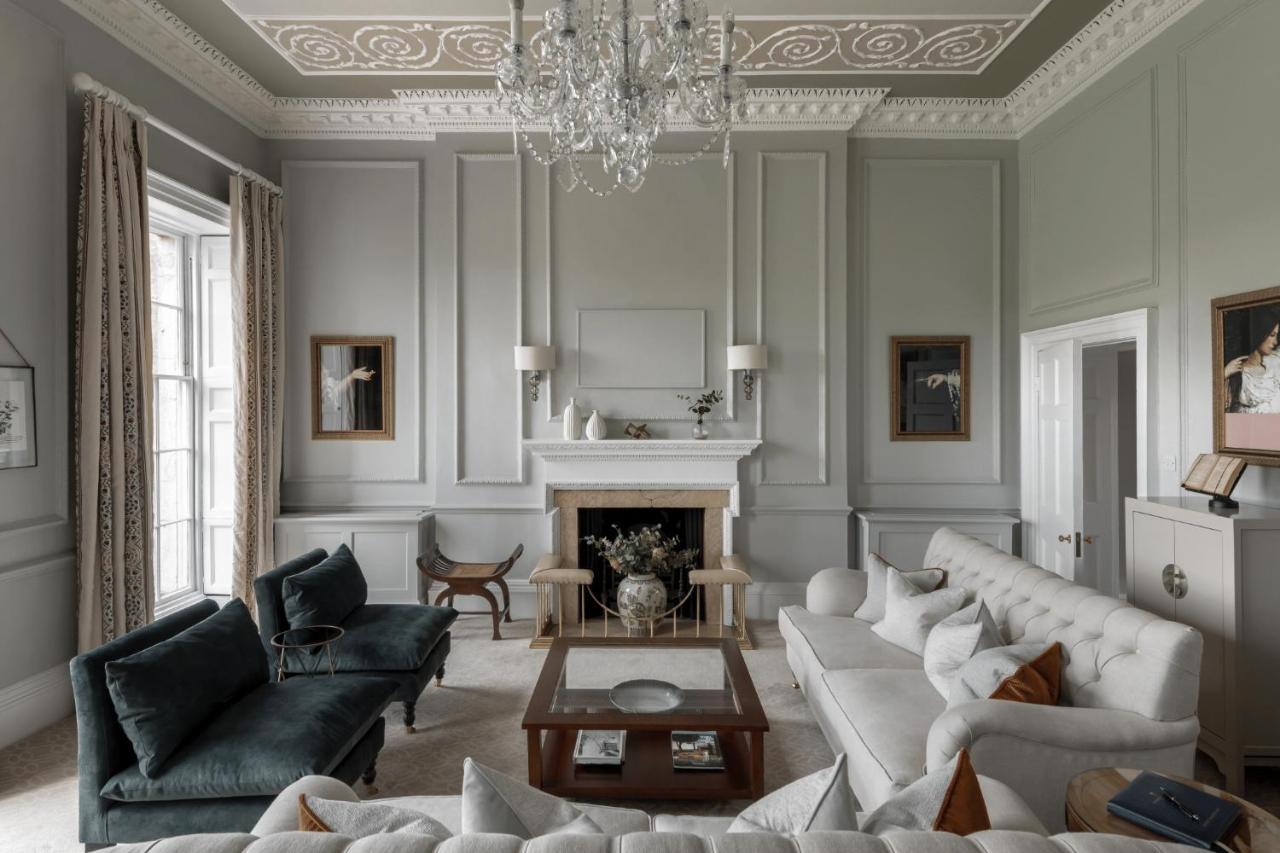 Luxury Suite,1323990685:JPEG