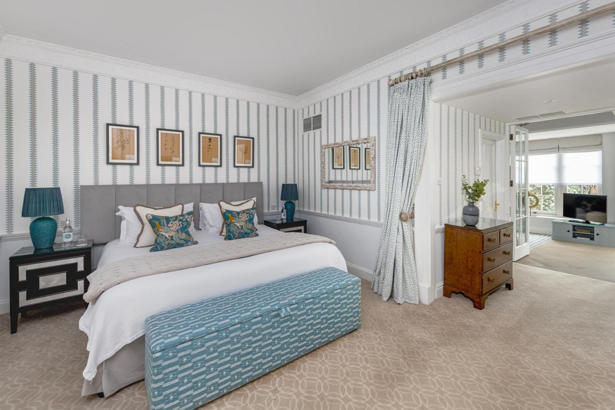 Junior Suite,1323985681:JPEG